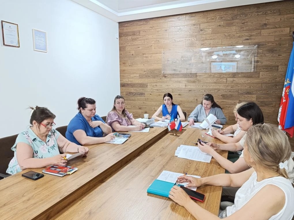 картинка с информацией заседания.