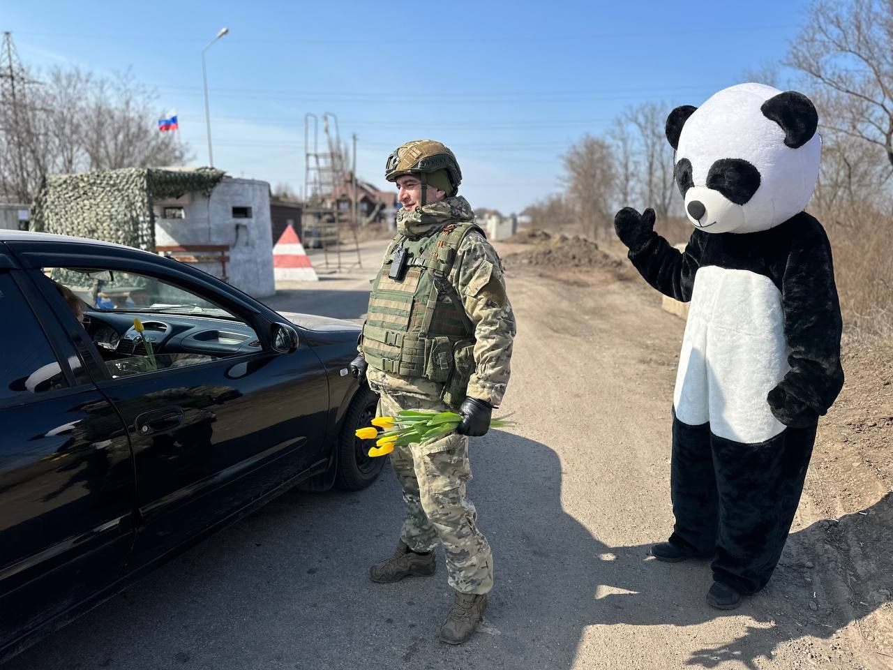 Сотрудники Военной полиции Васильевского муниципального округа Запорожской области присоединились в акции «Вам, Любимые!» и поздравили женщин с 8 марта..