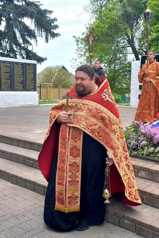 Валерий Галущенко поздравил жителей Васильевского муниципального округа с Днем Победы.