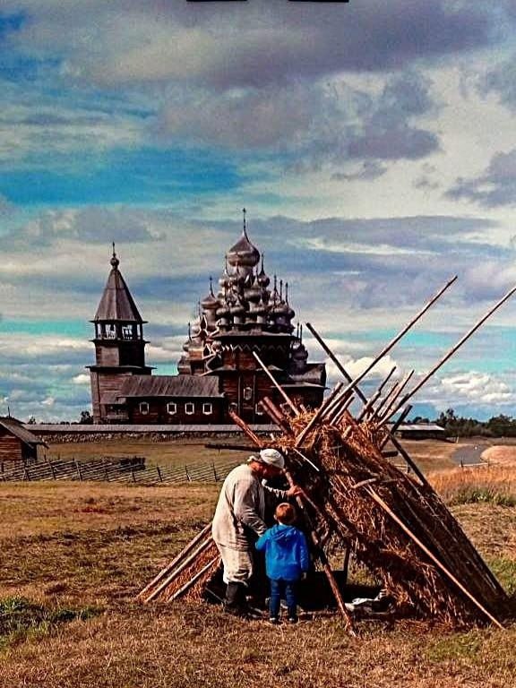 «Кижи — остров сказка»: в Днепрорудном открыта выставка, предоставленная Музеем-заповедником «Кижи».