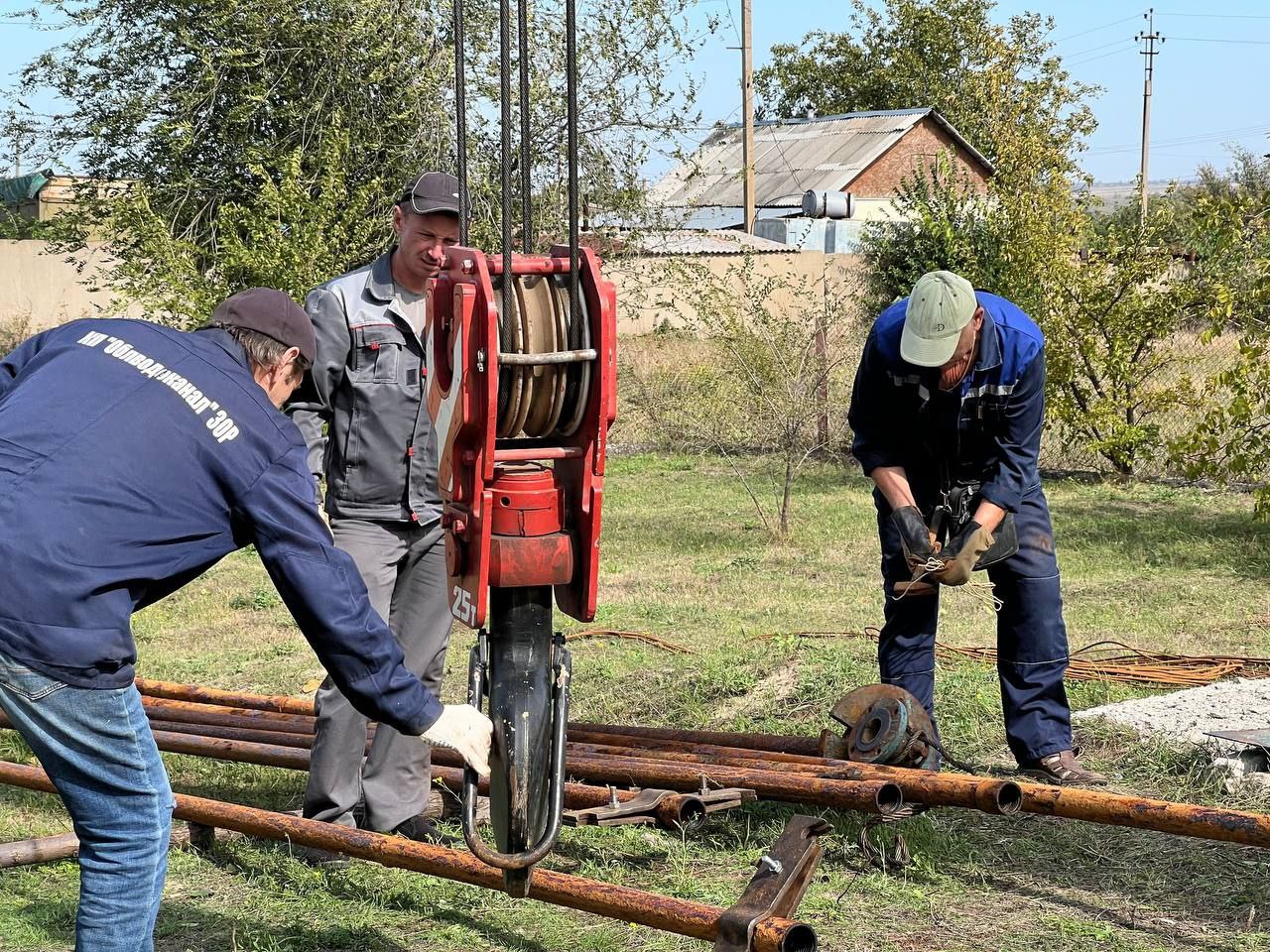 Всего за 1 рабочий день у 100 абонентов восстановили водоснабжение.