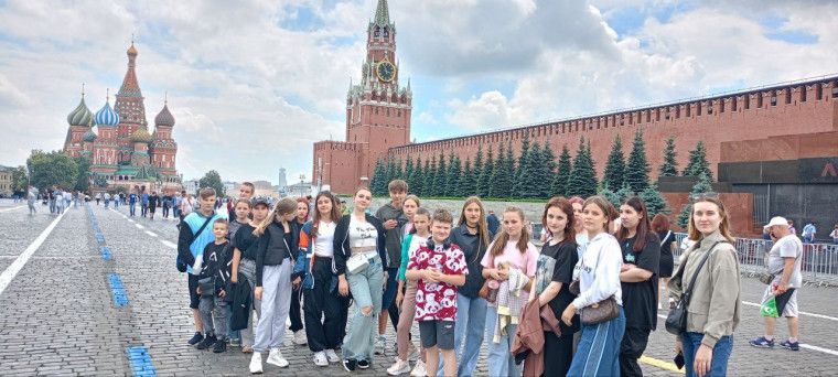 Шефская Республика организовала тур по Москве для детей из Васильевского муниципального округа.. Шефская Республика организовала тур по Москве для детей из Васильевского муниципального округа..